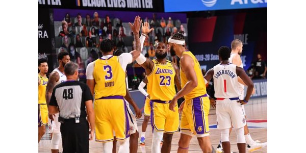 Los Angeles Lakers haben Schwierigkeiten, sich für die Playoffs zu qualifizieren